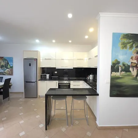 Veranda Center Apartment *