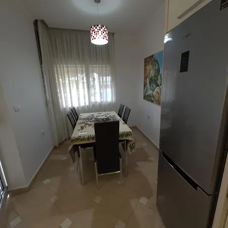 Veranda Center تيرانا